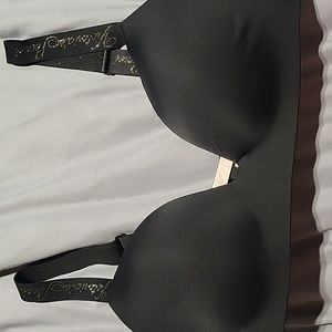 Victoria's Secret black 36D bra